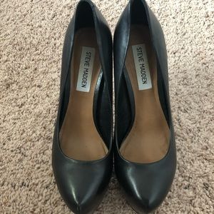 Black Steve Madden Pumps